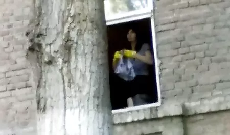 Він напав еротика выдео на дівчину і вийшов на вулицю